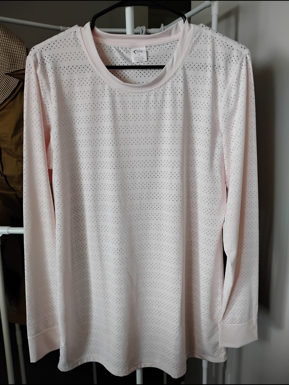 ZYIA Women Activewear Pale Pink Crewneck Long Sleeve Perforated T Shirt Top